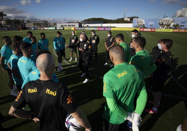 Brasil tem 12 desfalques para duelo contra o Chile nesta quinta, pelas eliminatórias da Copa