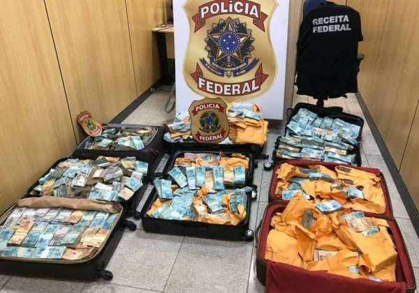 PF abre inquérito contra prefeito bolsonarista abordado com R$ 500 mil em aeroporto