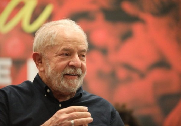 Lula critica manifestação convocada pelo MBL: ‘Não era para defender a democracia’