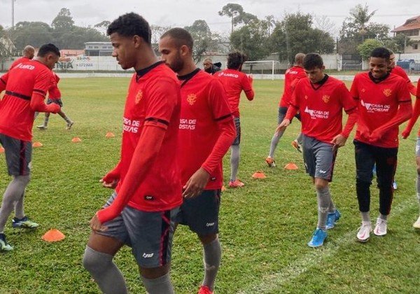 Vitória enfrenta Botafogo em nova tentativa para sair do Z4