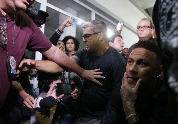 Neymar presta depoimento à polícia em caso de suspeita de estupro
