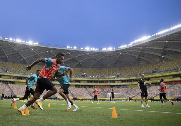 Brasil tem volta da torcida no clássico com o Uruguai em Manaus