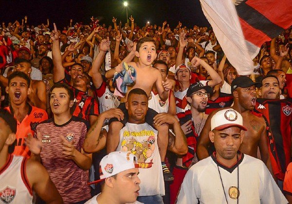 Com volta do torcedor, Vitória joga para avançar no Nordestão