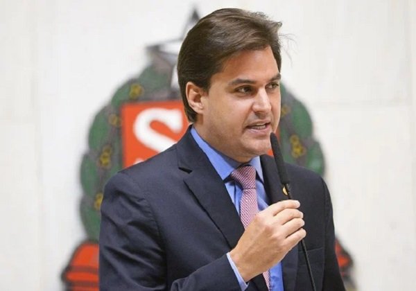 Deputado bolsonarista pede desculpas por chamar Papa de pedófilo, vagabundo e safado