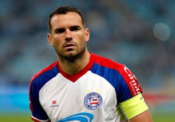 Bahia negocia distrato com zagueiro; mais quatro podem ser afatados