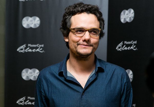 Wagner Moura declara voto em Lula em entrevista a jornal