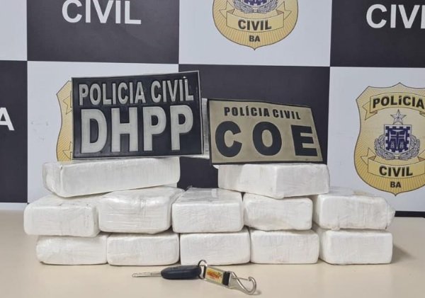 Polícia apreende tabletes de cocaína avaliados em R$ 300 mil; homem é preso em flagrante