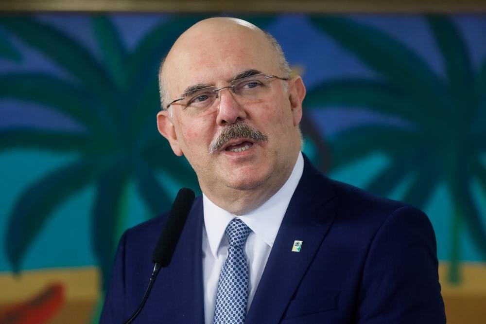 Ministro da Educação nega interferência na elaboração do Enem