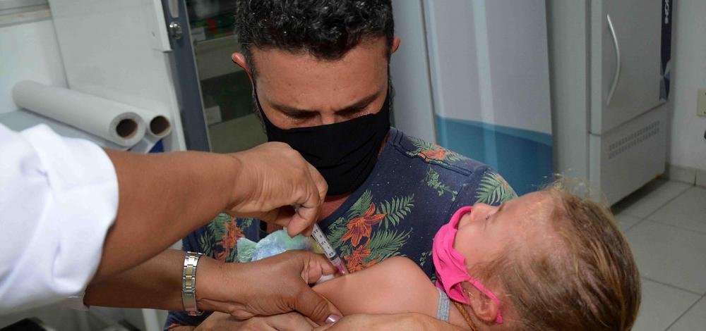 Prefeitura de Salvador retoma aplicação da dose complementar da vacina contra gripe em crianças nesta quarta