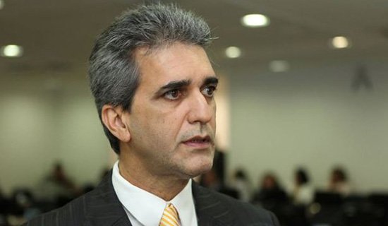 Lava Jato atuou para manipular opinião pública, criminalizar o PT e prender Lula, avalia Robinson