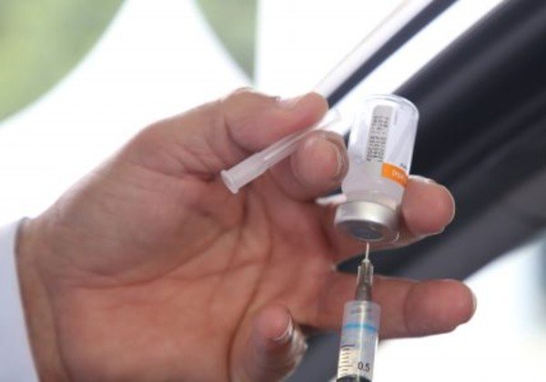 Estudo preliminar mostra que CoronaVac é eficaz contra variante Ômicron