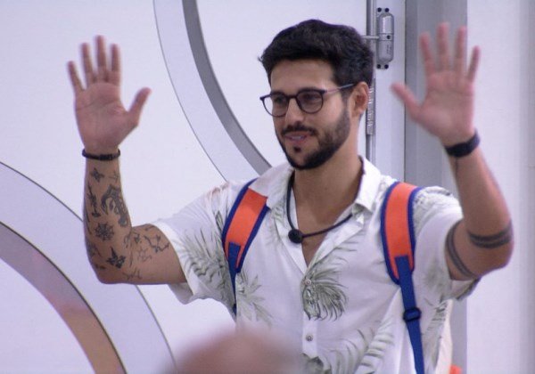 Rodrigo recebe 48,5% dos votos e é o segundo eliminado do BBB 22