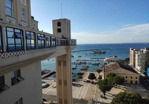 Elevador Lacerda é interditado na manhã desta quinta após falhas em cabines