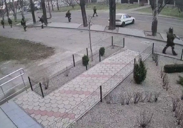 Moscou anuncia tomada da cidade de Kherson, de 250 mil habbitantes