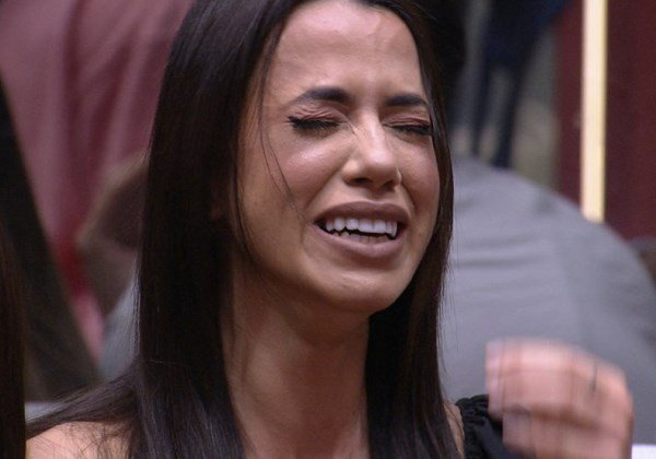 Com 88,59% dos votos, Larissa é a sexta eliminada