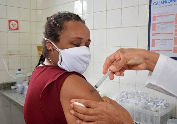 Vacinação contra Covid-19 terá estratégia Liberou Geral nesta terça (15)