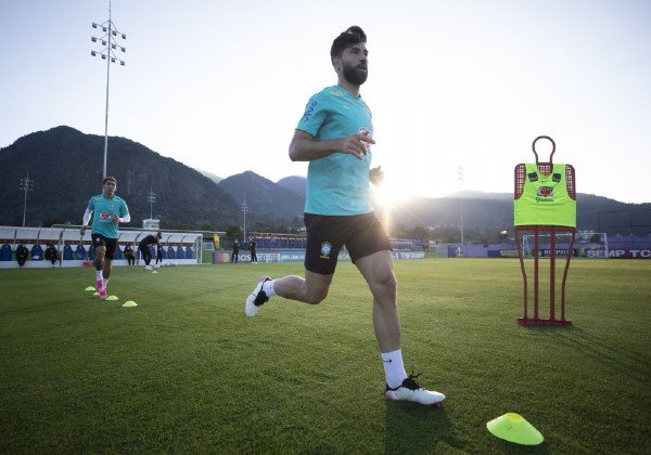 Raphinha e Gabriel Magalhães são cortados da Seleção