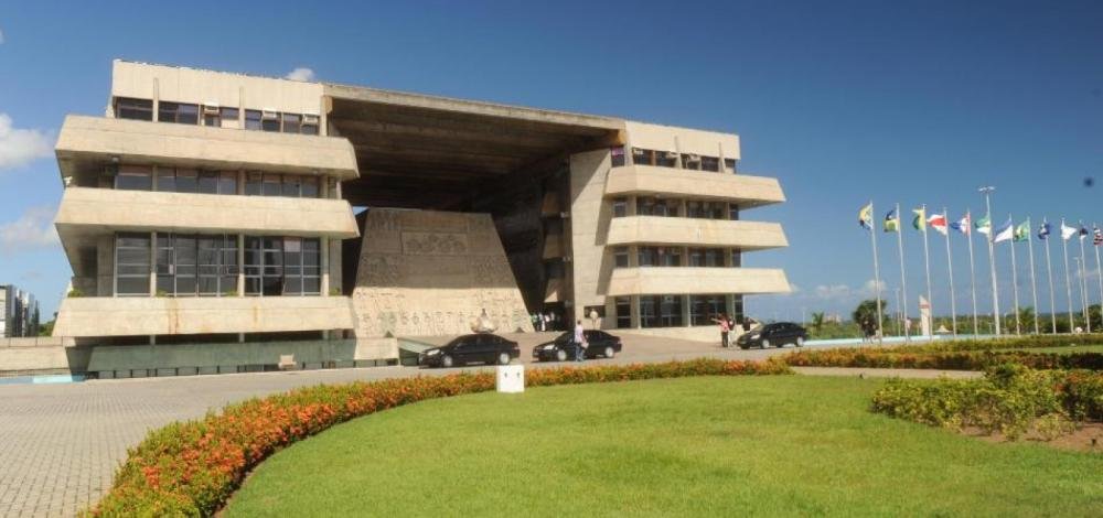 AL-BA retorna 100% presencial com nova configuração de forças após fim da janela partidária