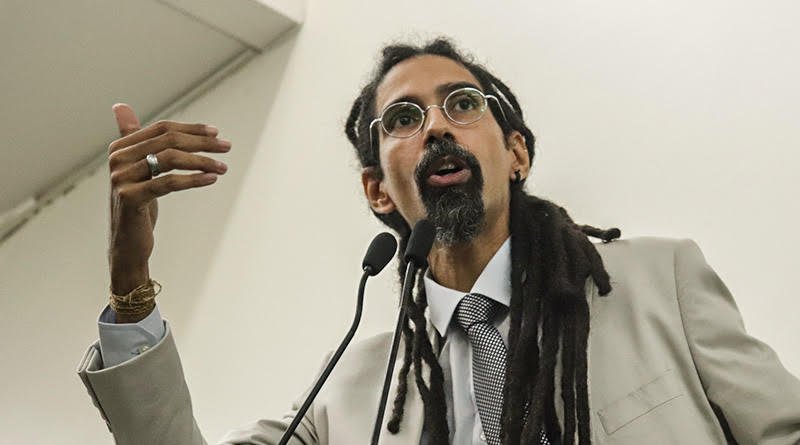 Após mobilizações em defesa da educação, vereador de Feira afirma sofrer ameaças