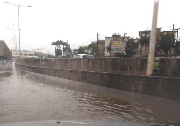 Capital baiana e RMS amanhecem com pontos de alagamento