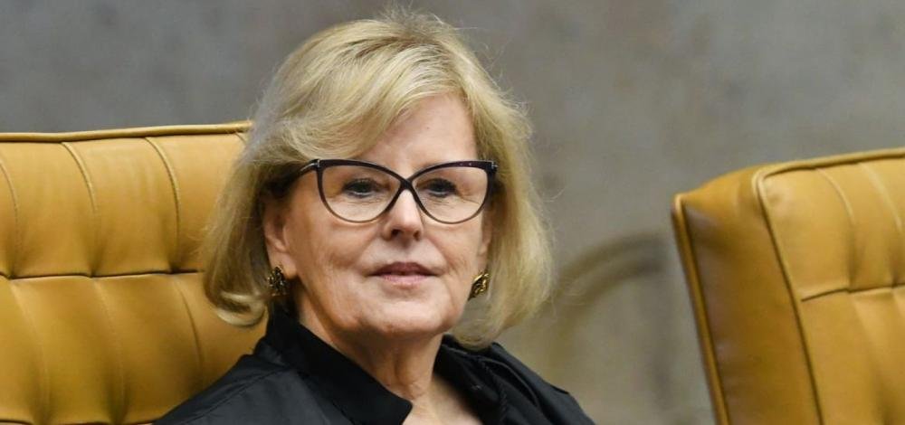 Ministra do STF dá 10 dias para Bolsonaro explicar indulto a Daniel Silveira
