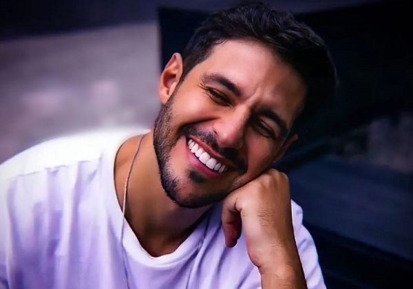 Após receber alta, Rodrigo Mussi se alimenta bem e vem recuperando a voz