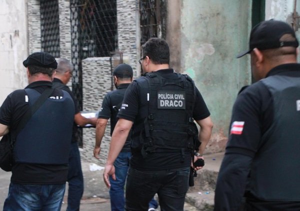 Quatro suspeitos são presos em Pernambués durante operação