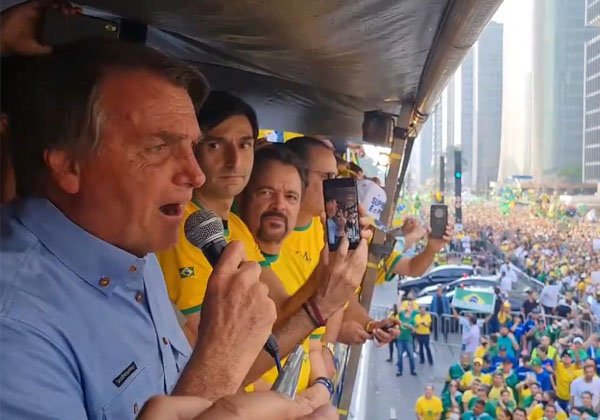 Pesquisa aponta que 68% dos eleitores de Bolsonaro defendem que ele aceite derrota nas urnas