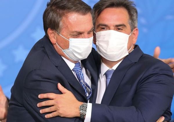 Gestão Bolsonaro tira verba de auxílio a famílias pobres e compra trator para aliados