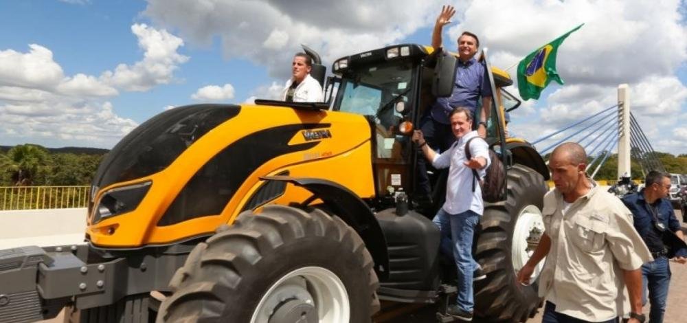 Governo federal usa R$ 89,8 mi em tratores para aliados; Bahia é maior beneficiada