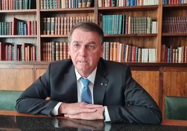 Bolsonaro elogia operação policial que deixou 22 mortos no Rio de Janeiro