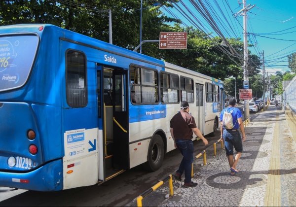 Prefeitura mantém linha de ônibus emergencial após acidente no metrô