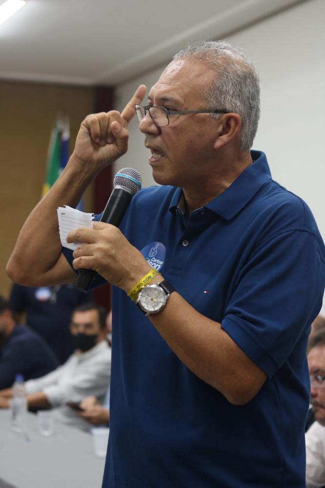 Geilson reúne lideranças com presença de José Ronaldo, vice-prefeito, secretário municipal e vereadores
