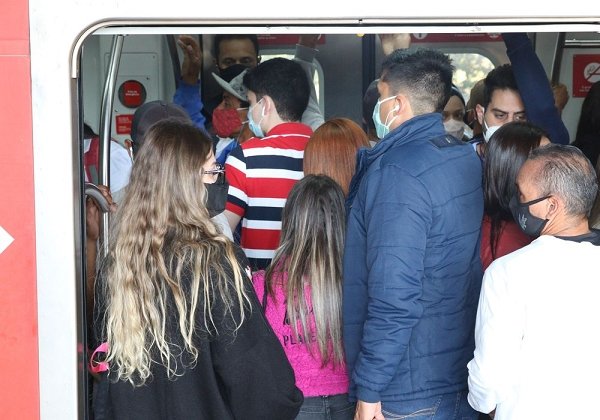 Três capitais voltam a recomendar a utilização de máscaras