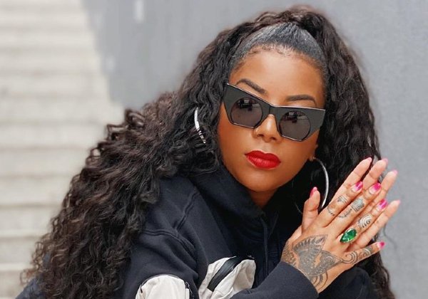 ‘Machuca e muito’, diz Ludmilla sobre não ter apoio de brasileiros em sua carreira