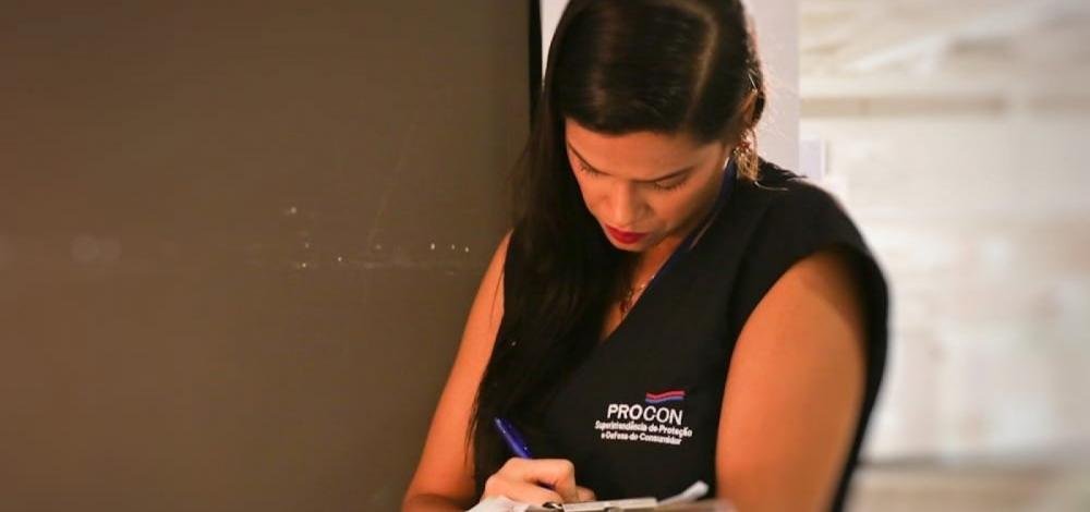 Procon notifica McDonald's da Pituba por vender água mineral por R$ 13,90