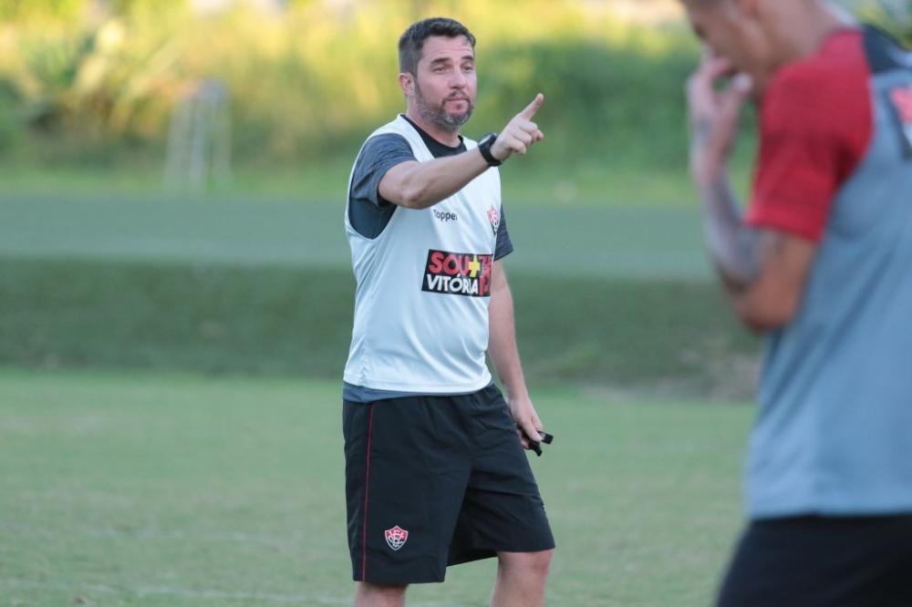  Elenco do Vitória se reapresenta na quinta-feira após derrota fora de casa