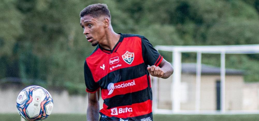 Em estádio lotado, Vitória perde para Volta Redonda