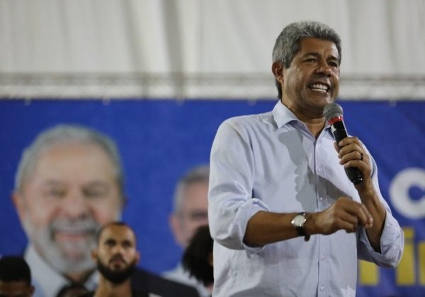 ACM Neto tem ‘vergonha de assumir’ que está com Bolsonaro, diz Jerônimo