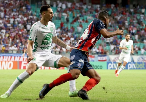 Chapecoense quebra série invicta do Bahia em Salvador