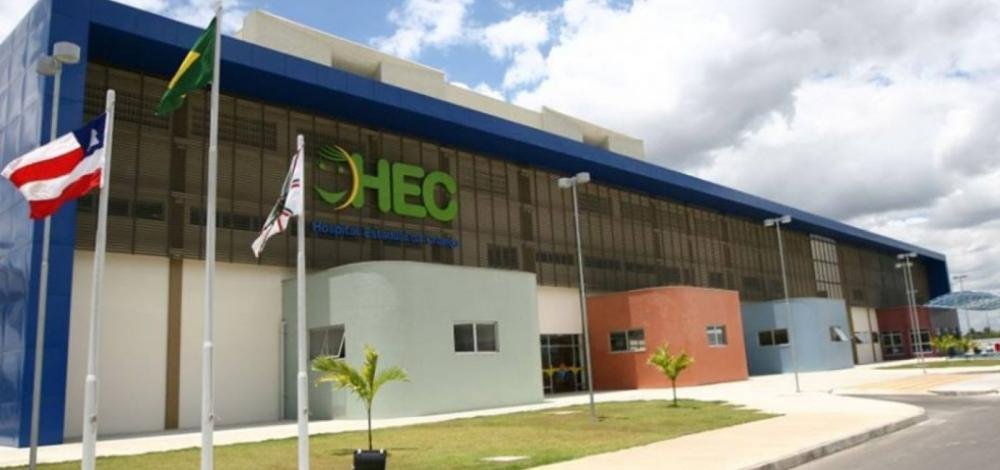 Sem previsão de alta, menino atingido por espada precisou ter língua e boca reconstruídas