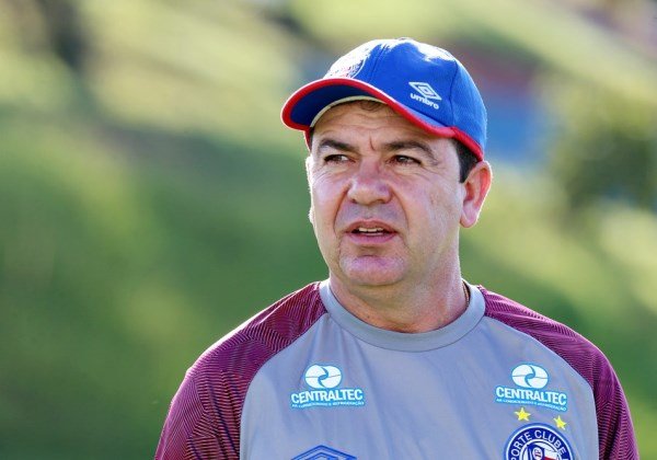Bahia contrata Enderson Moreira, horas após demissão de Guto Ferreira