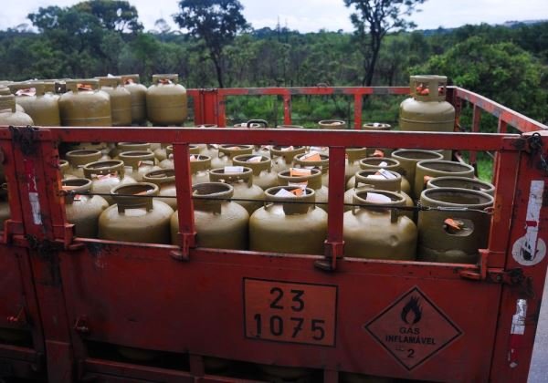 Bahia tem quarto reajuste no gás de cozinha do ano