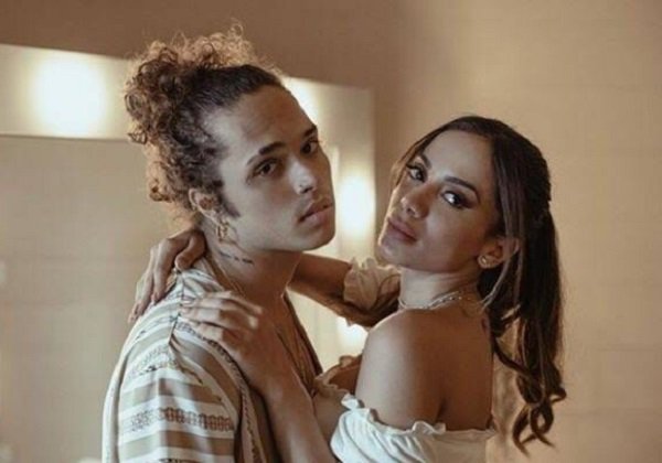 Anitta sai em defesa de Vitão após críticas por penteado feminino: ‘Quanta gente babaca’