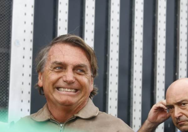 Governo Bolsonaro volta a investir na Globo e dobra gasto com publicidade em TV