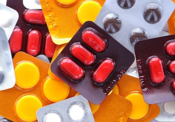 Pesquisa aponta falta de remédio em mais de 80% dos municípios