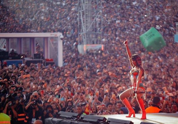 Anitta relata ‘exaustão’ ao comemorar sucesso de turnê na Europa