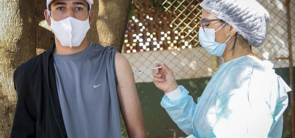 Confira o esquema de vacinação contra Covid-19 desta sexta