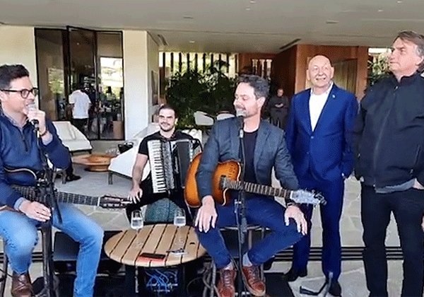 Sertanejos do jingle de Bolsonaro captaram R$ 1,9 milhão via Rouanet