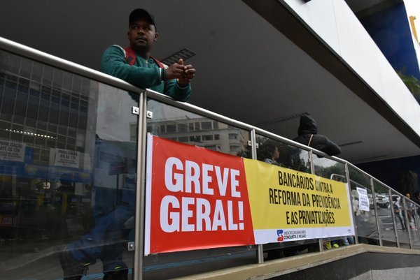 Greve Geral: Bancos só devem funcionar a partir de 12h